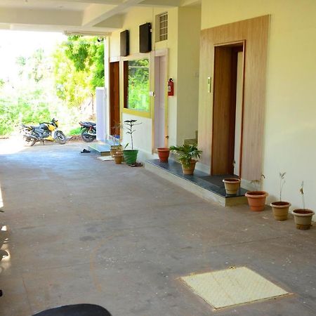 ホテルHari Iyer Residency Tiruchchendūr エクステリア 写真