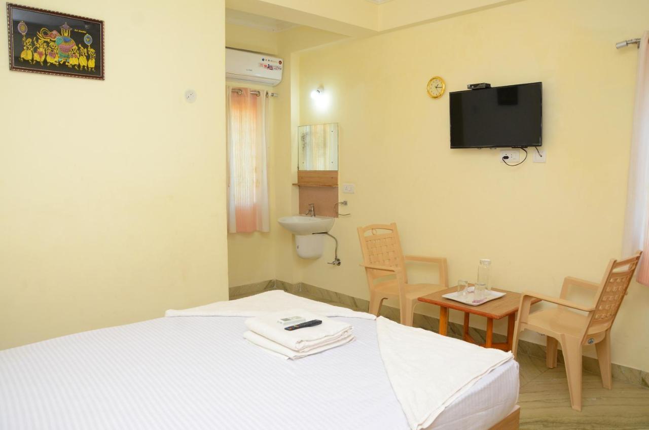 ホテルHari Iyer Residency Tiruchchendūr エクステリア 写真