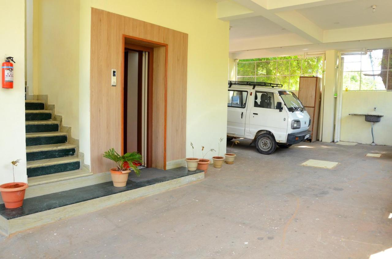 ホテルHari Iyer Residency Tiruchchendūr エクステリア 写真