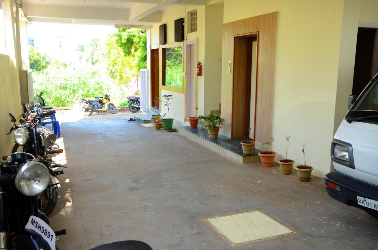 ホテルHari Iyer Residency Tiruchchendūr エクステリア 写真